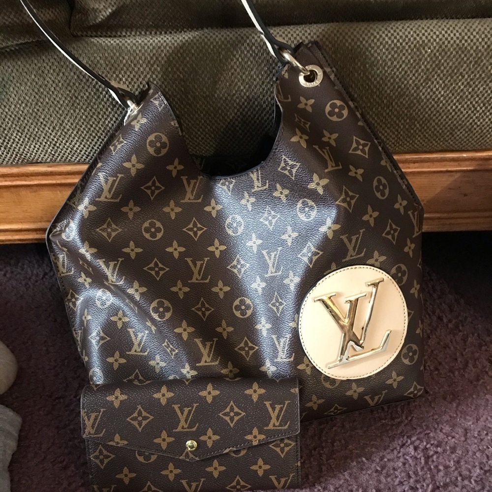 Brown Shoulder Bag with matching wallet